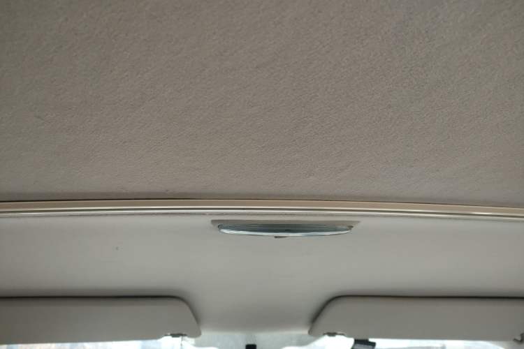 Used Ford Transit 2019 2.0T Diesel Multi-Purpose Commercial Vehicle Short Wheelbase Low Roof 6-Seater China VI Standard