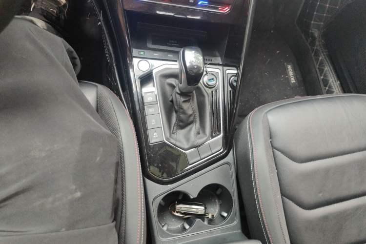 Used Volkswagen Tayron 2022 280TSI Two-Wheel Drive Luxury Smart Connectivity Version