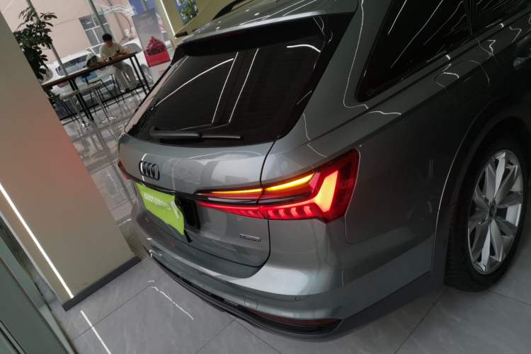 Used Audi A6 2021 allroad quattro Explorer 55 TFSI Prestige Off-Road Model