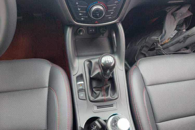 Used CHANGAN CS75 2016 1.5T Manual FENGSHANG Model
