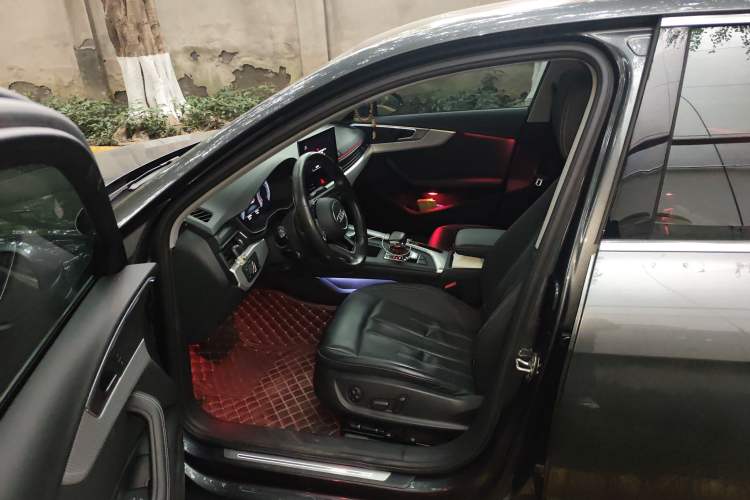 Used Audi A4L 2020 40 TFSI Fashionable and Elegant Model
