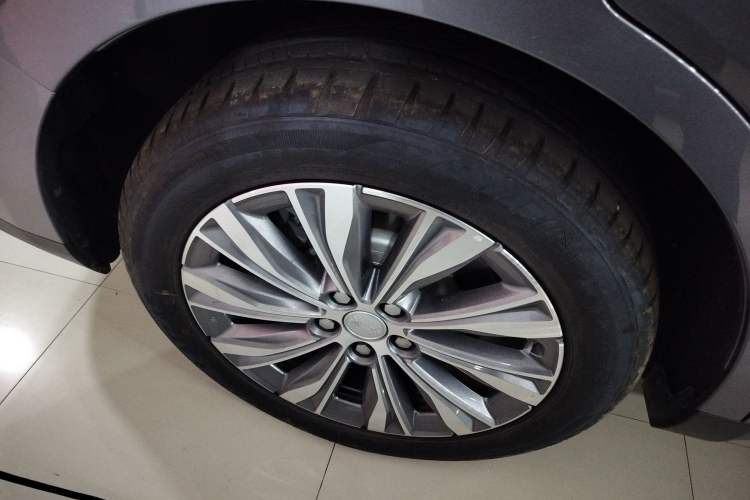 Used Hongqi E-QM5 2024 610 km PLUS
