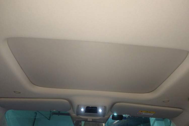 Used Denza D9 2022 DM-i 1040 Prestige Model
