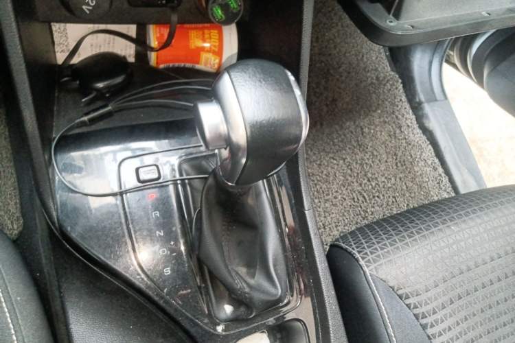 Used Baojun 730 2019 1.5T CVT Fashion Model 7 Seats China VI Emission Standard Gear Lever