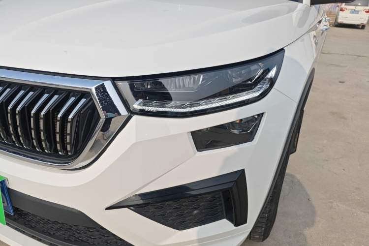 Used Skoda Kodiaq 2022 Facelifted TSI330 5-Seater Two-Wheel-Drive Luxury Edition