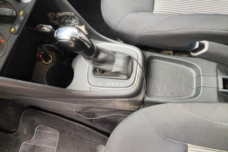 Used Volkswagen Polo 2016 1.4L Automatic Trendy Model Gear Lever