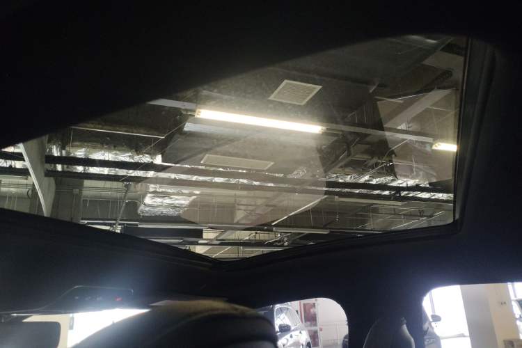 Used Mercedes-Benz EQE 2022 350 Luxury Edition Headliner