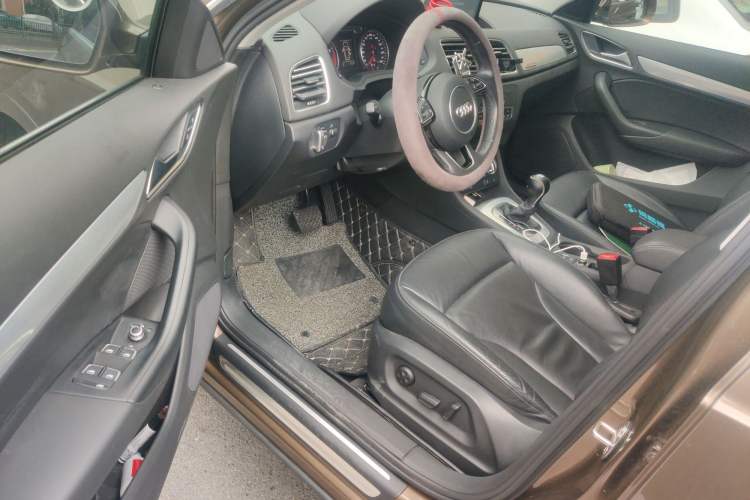 Used Audi Q3 2015 35 TFSI Comfort Model
