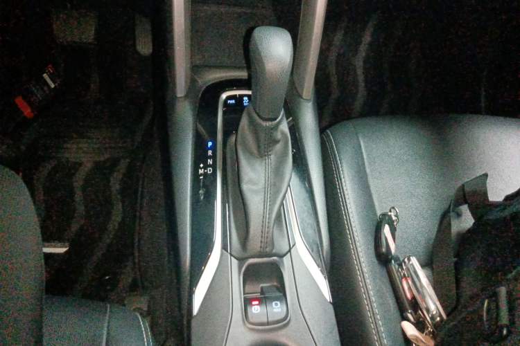 Used Toyota Corolla Cross 2022 2.0L Elite Edition Gear Lever