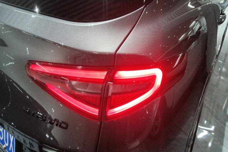 Used Alfa Romeo Stelvio 2017 2.0T 200HP Luxury Edition