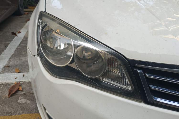 Used Roewe 350 2015 1.5L Automatic Luxury Sunroof Edition