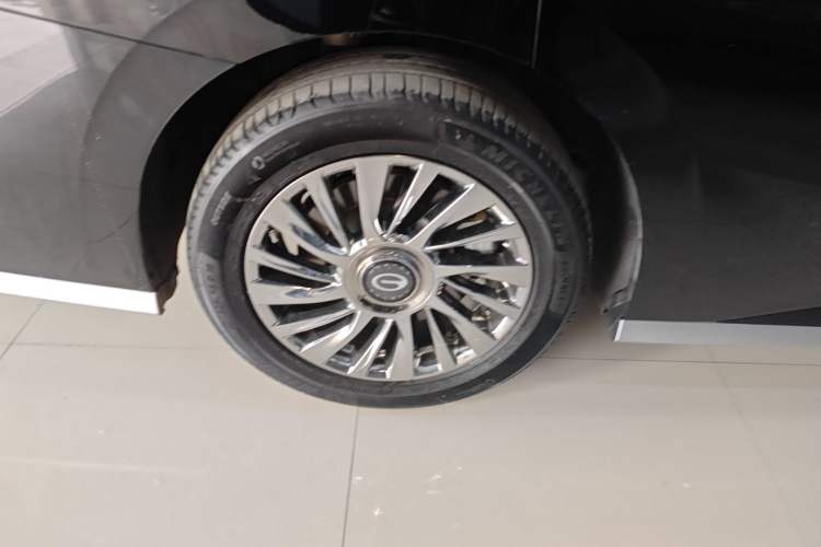 Used GAC Trumpchi M8 2023 Zongshi Series Dual-Motor Flagship Edition