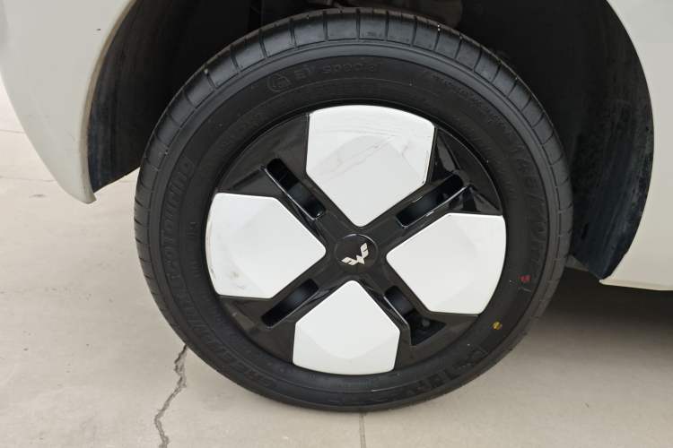 Used Wuling Hongguang MINIEV 2024 3rd Generation 215km Advanced Version
