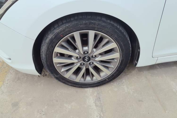 Used Hyundai Mistra 2017 1.8L Automatic Deluxe DLX Model China V Emission Standard Left Front Wheel Hub
