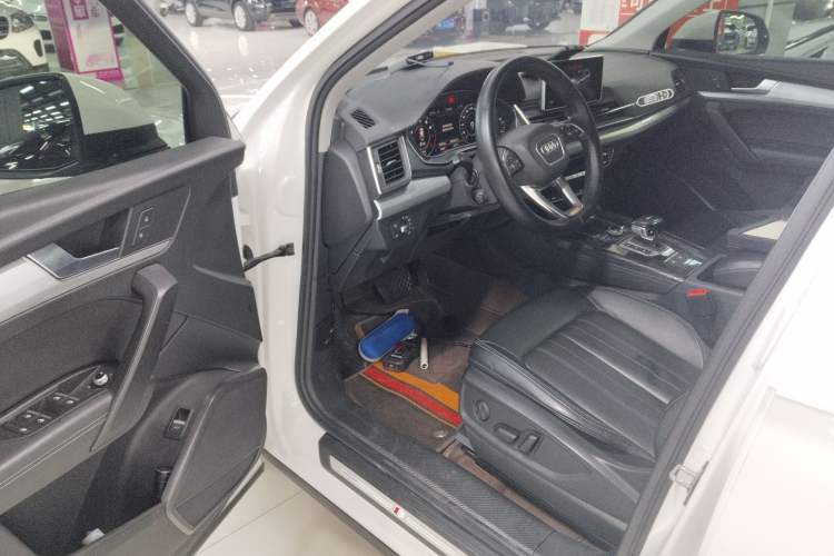Used Audi Q5L 2020 Updated 40 TFSI Prestige Fashion Edition Driver Seat