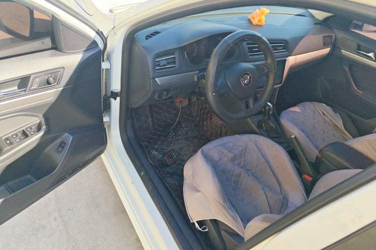 Used Volkswagen Lavida 2019 Lavida Start 1.5L Automatic Trendy Version China VI Standard Interior 3