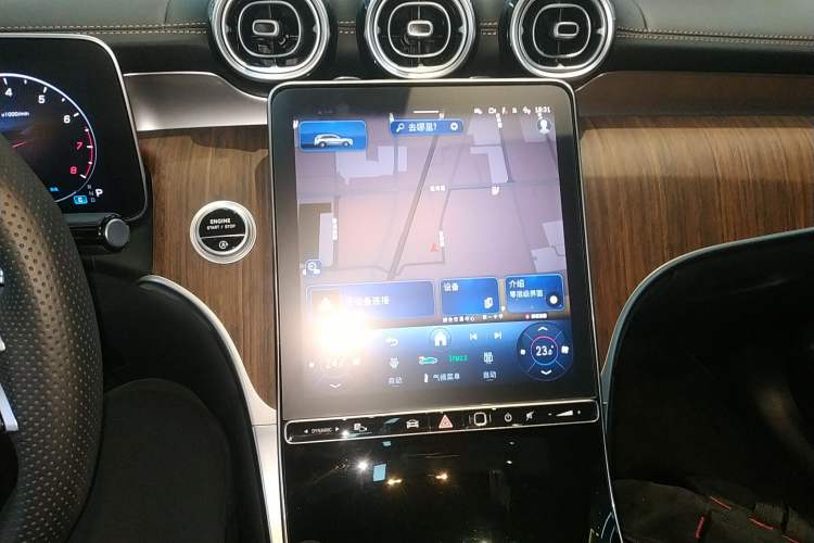 Used Mercedes-Benz GLC 2025 GLC 300 L 4MATIC Dynamic Model 5 Seats
