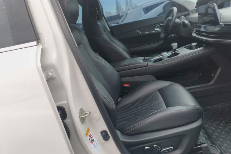 Used Changan UNI-K 2024 2.0T Two-Wheel Drive Enjoyment Version
