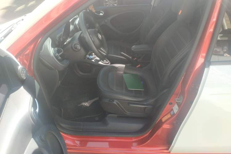 Used smart forfour 2016 0.9T 66 kW Pioneer Edition