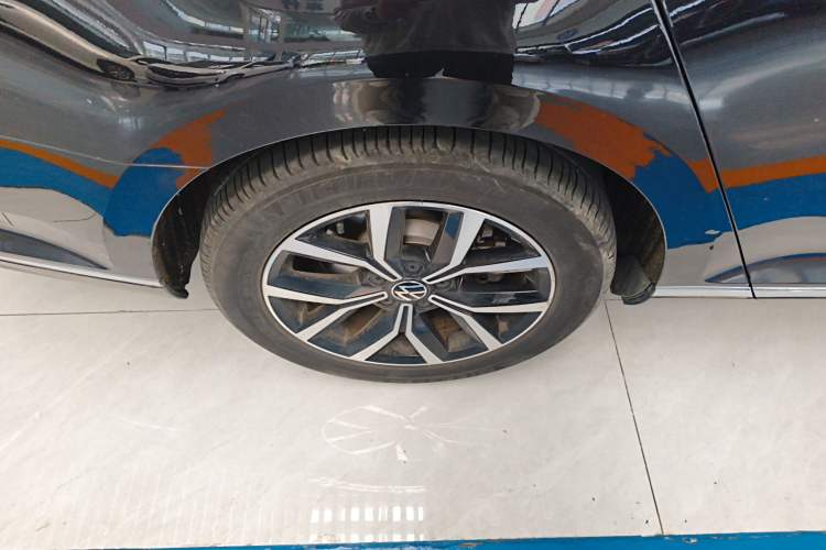 Used Volkswagen Magotan 2020 330TSI DSG Leading Model Right Rear Wheel Hub