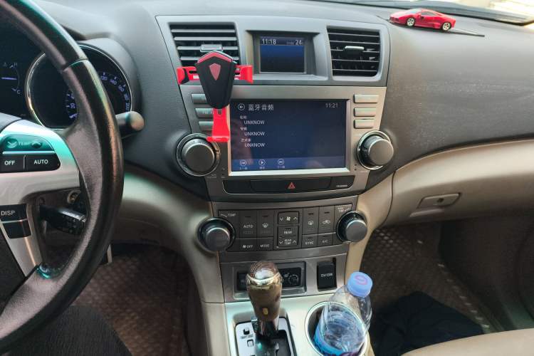 Used Toyota Highlander 2012 2.7L Two-Wheel Drive 7-Seater Luxury Edition Audio And AC Panel