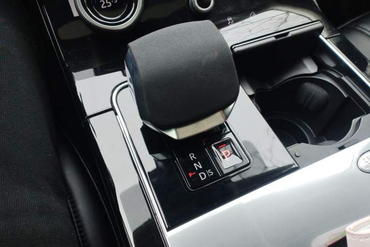 Used Land Rover Range Rover Velar 2021 P250 model