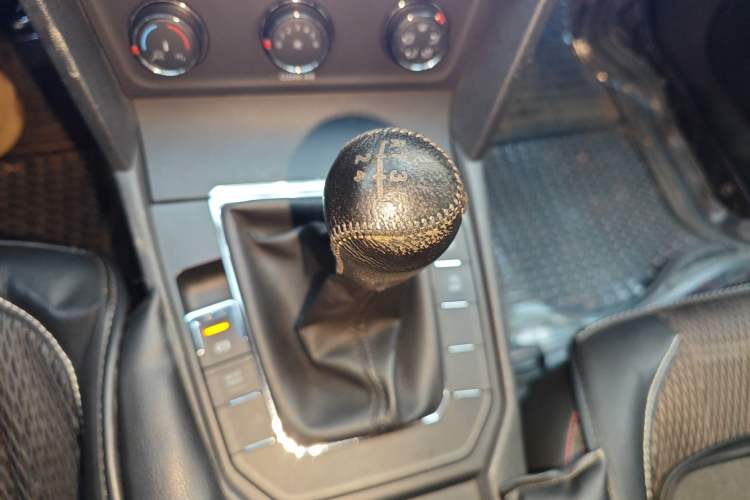 Used Volkswagen Lamando 2017 230TSI Manual Trend Edition
