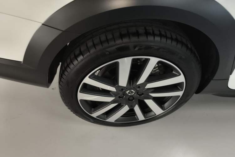 Used Volvo V90 2024 Cross Country B5 AWD Prestige Edition