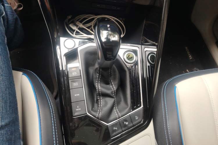 Used Volkswagen Tayron GTE Plug-in Hybrid 2023 280TSI Luxury Plus Advanced Edition Gear Lever