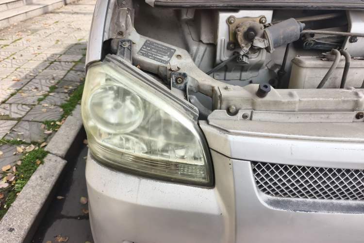 Used BAIC Weiwang 306 2011 1.3L base model 7 seats Right Front Headlight