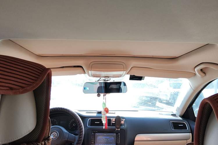 Used Volkswagen Sagitar 2012 1.6L Manual Comfort Model
