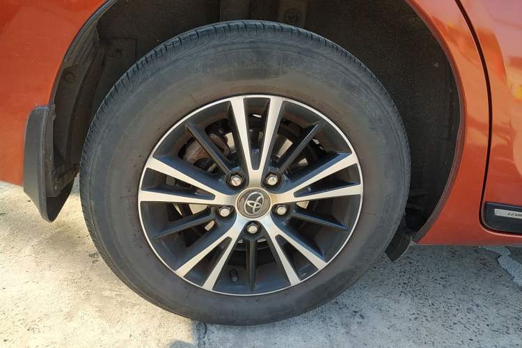 Used Toyota Levin 2015 1.6G CVT Orange Limited Edition
