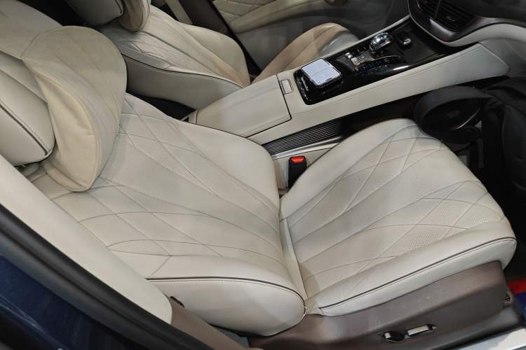 Used Denza D9 2022 DM-i 970 Four-Wheel Drive Prestige Model
