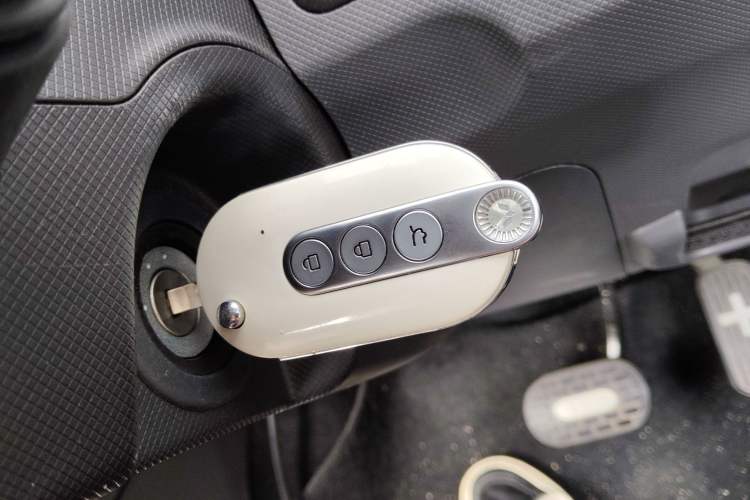 Used Wuling Hongguang MINIEV 2022 Macaron Premium Model – Lithium Iron Phosphate