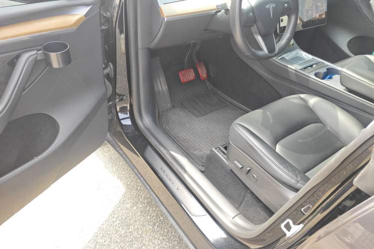 Used Tesla Model Y 2021 Standard Range Rear-Wheel Drive Version