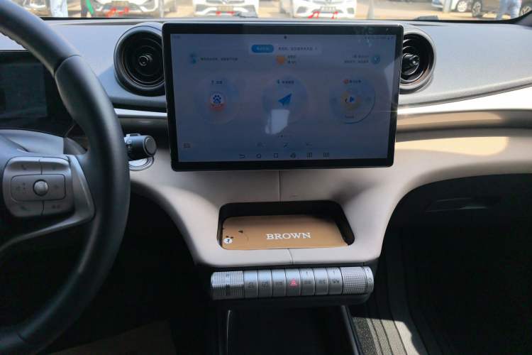 Used BYD Dolphin 2023 420 km Fashion Edition Audio And AC Panel