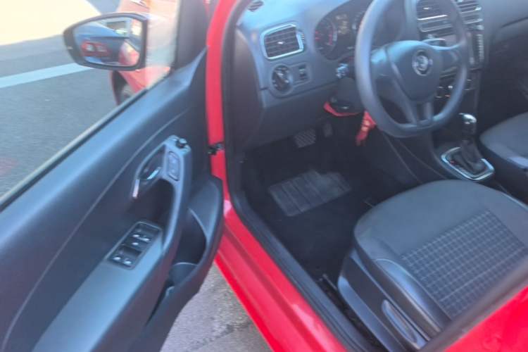 Used Volkswagen Polo 2014 1.6L Automatic Comfort Edition
