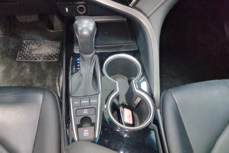 Used Toyota Camry 2019 2.5S FENGSHANG Version China VI Standard Gear Lever