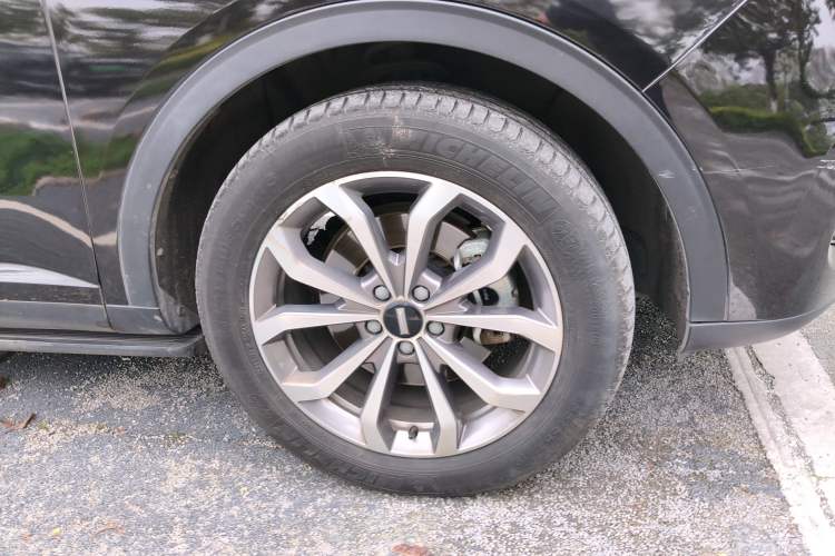 Used Wey VV6 2020 2.0T Two-Wheel Drive Smart Enjoyment+