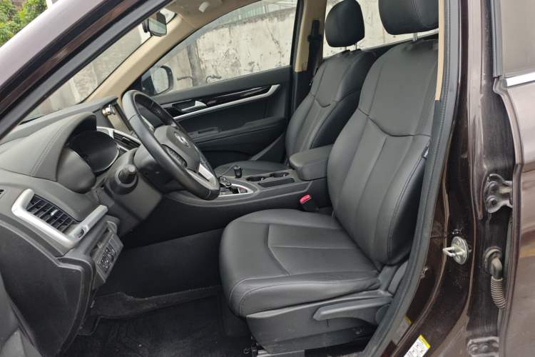 Used Dongfeng Aeolus AX7 2015 2.0L Automatic Zhiyi Trim