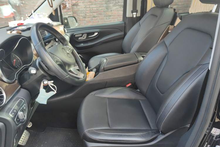 Used Mercedes-Benz V-Class 2021 V 260 L Long Wheelbase Prestige Edition Left Front Seat