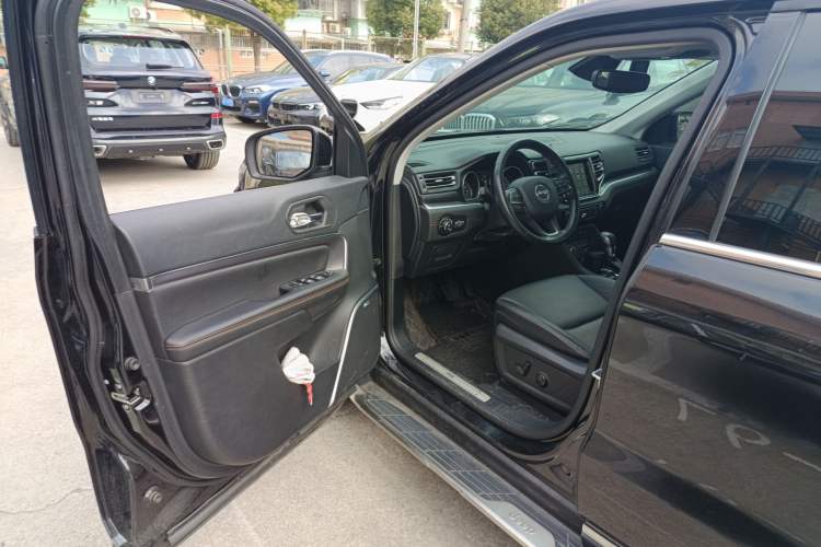 Used Jeep Grand Commander 2018 2.0T Four-Wheel Drive Smart Enjoyment Version China V Emission Standard
