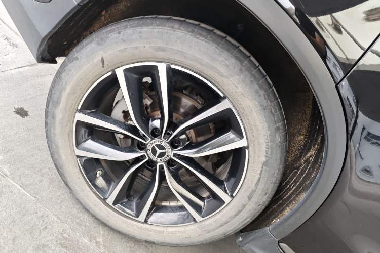 Used Mercedes-Benz GLC 2022 Second Facelift GLC 260 L 4MATIC Luxury Edition Right Rear Wheel Hub