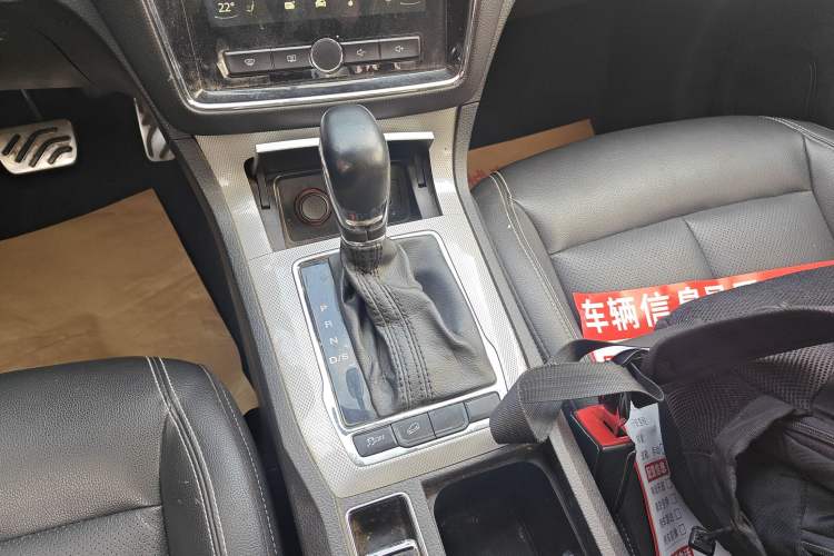 Used Roewe RX5 2016 20T Two-Wheel Drive Automatic Internet Smart Edition