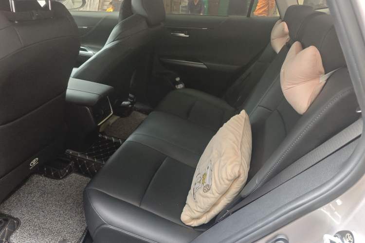 Used Toyota Venza 2023 2.0L CVT Two-Wheel Drive Luxury Edition
