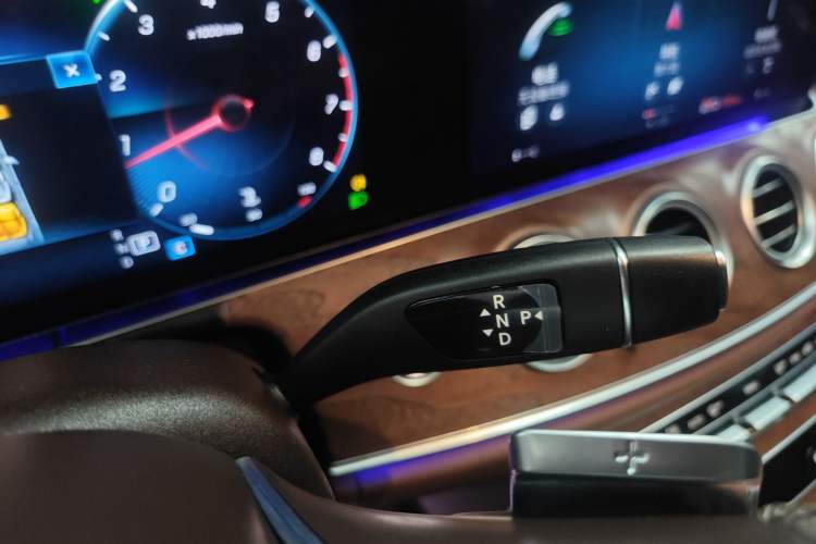 Used Mercedes-Benz E-Class 2021 Facelift E 260 L
