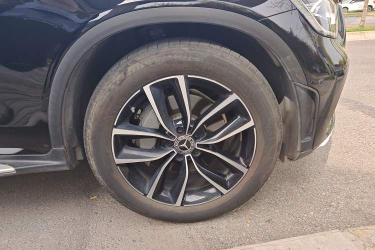 Used Mercedes-Benz GLC 2020 Facelift GLC 300 L 4MATIC Dynamic Edition Right Front Wheel Hub