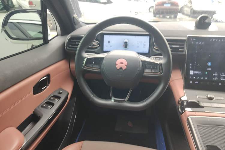 Used Nio EC6 2020 605 km Sport Edition Steering Wheel