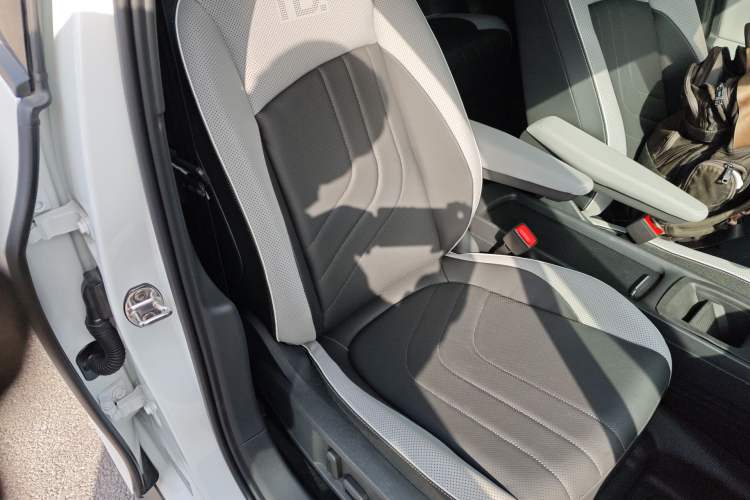 Used Volkswagen ID.3 2025 Smart Edition Ultra-Intelligent Oxygen Version Right Front Seat