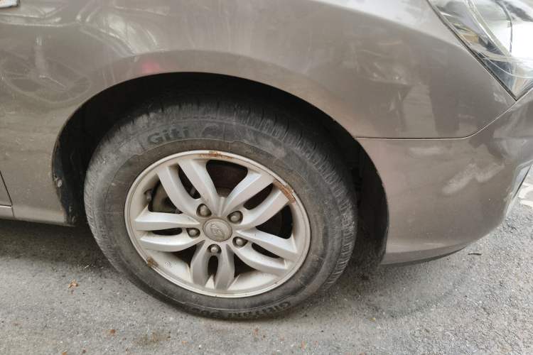 Used Hyundai Celesta 2011 1.6L Manual Comfort Edition Right Front Wheel Hub